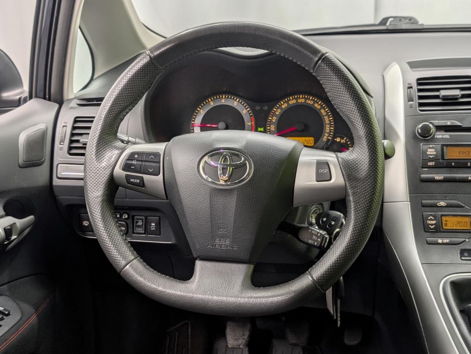 Toyota Auris 2012