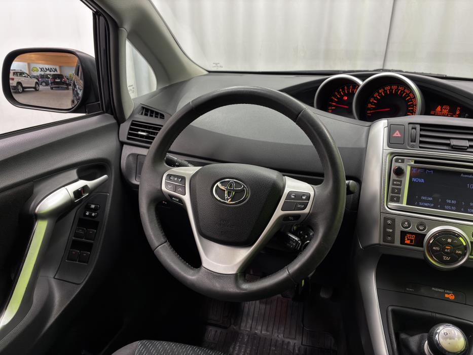 Toyota Verso 2012