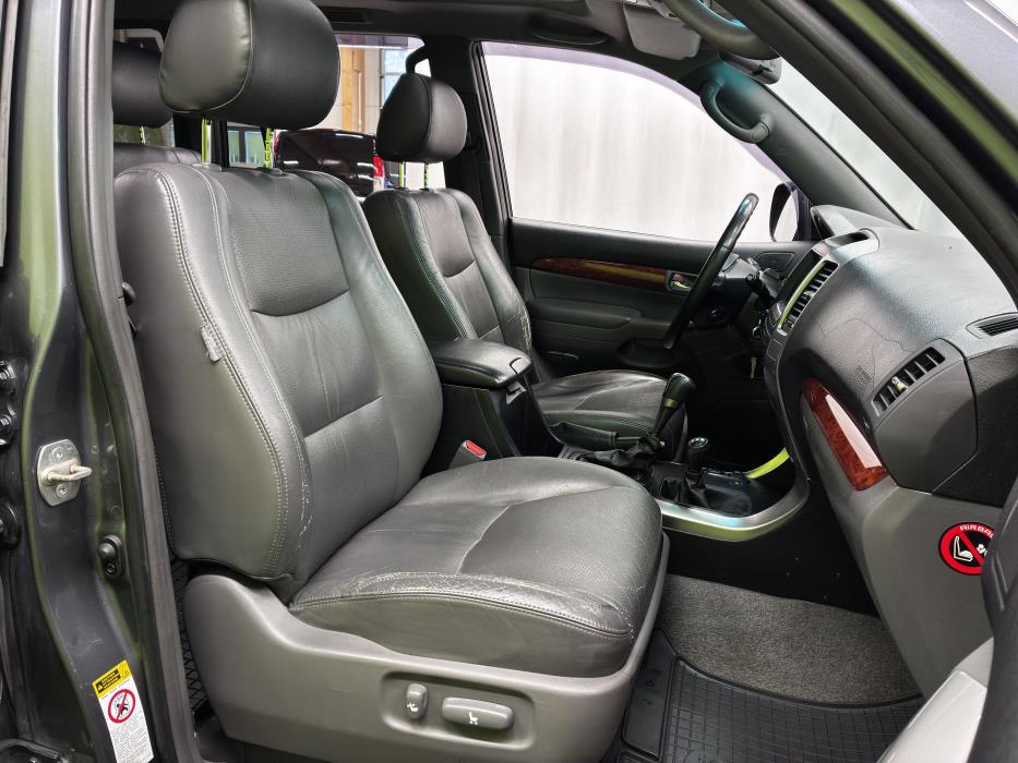 Toyota Land Cruiser 2003