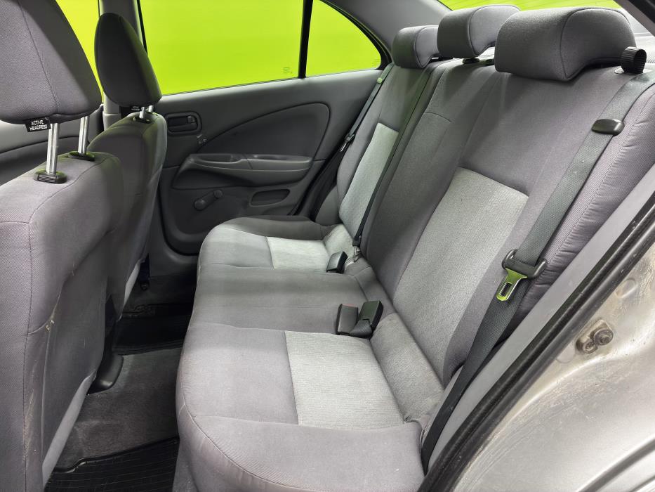 Nissan Almera 2004