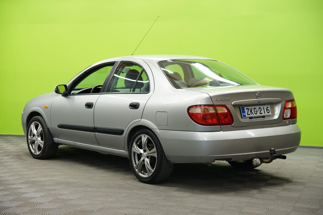 Nissan Almera 2004