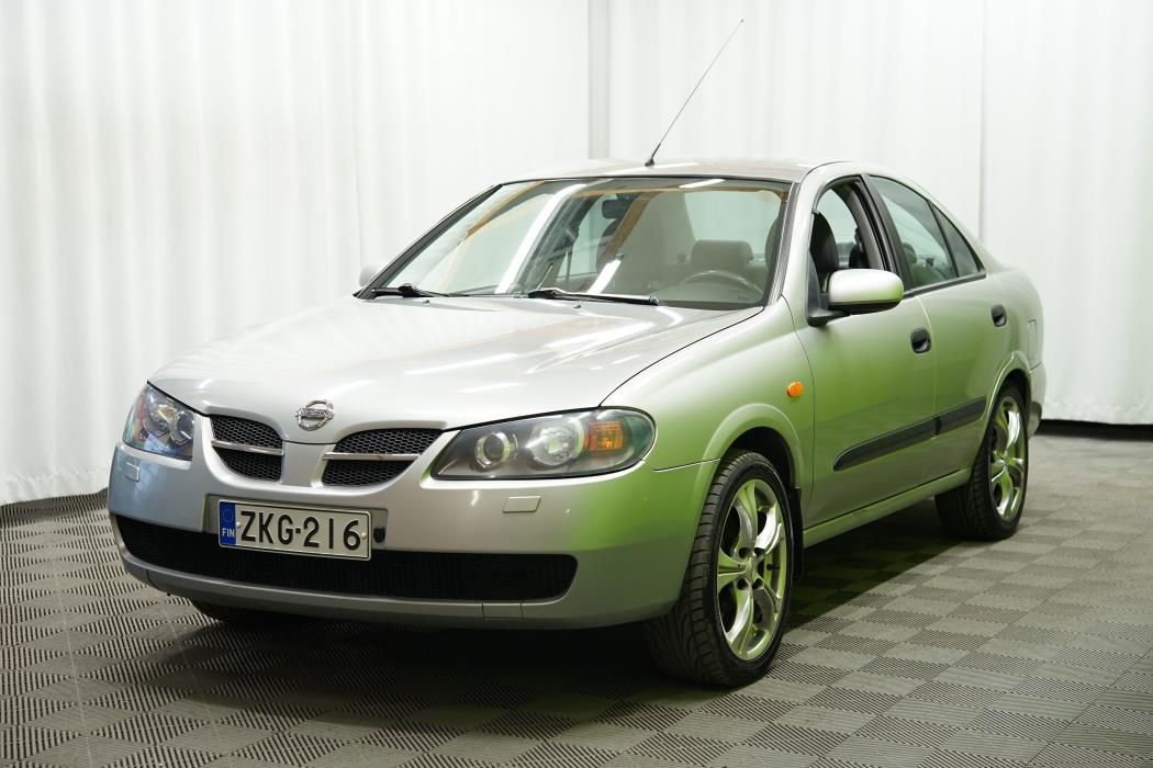 Nissan Almera 2004