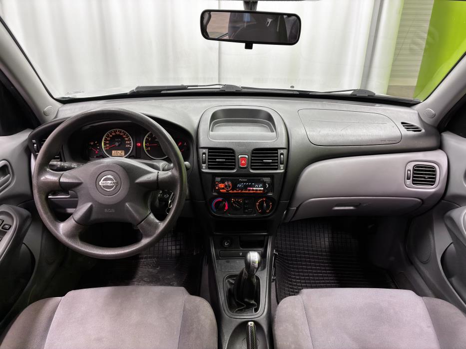 Nissan Almera 2004
