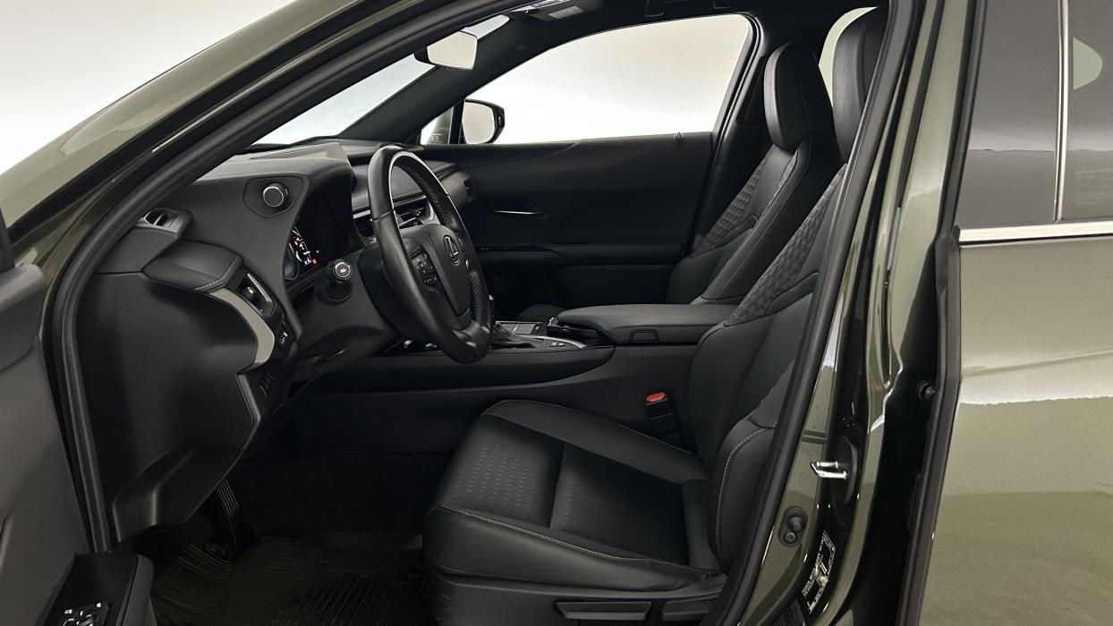 Lexus UX 2022