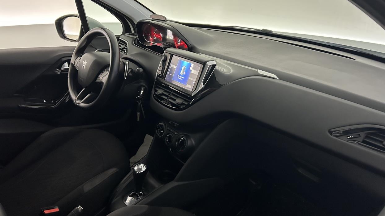 Peugeot 208 2012