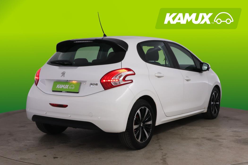 Peugeot 208 2012