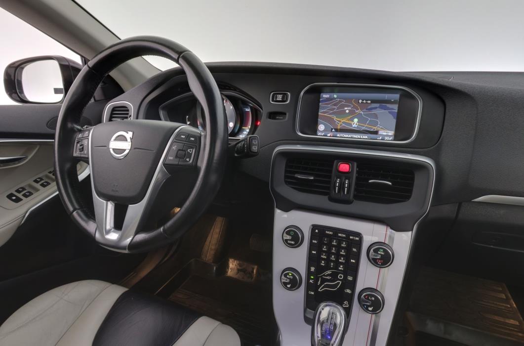 Volvo V40 Cross Country 2013