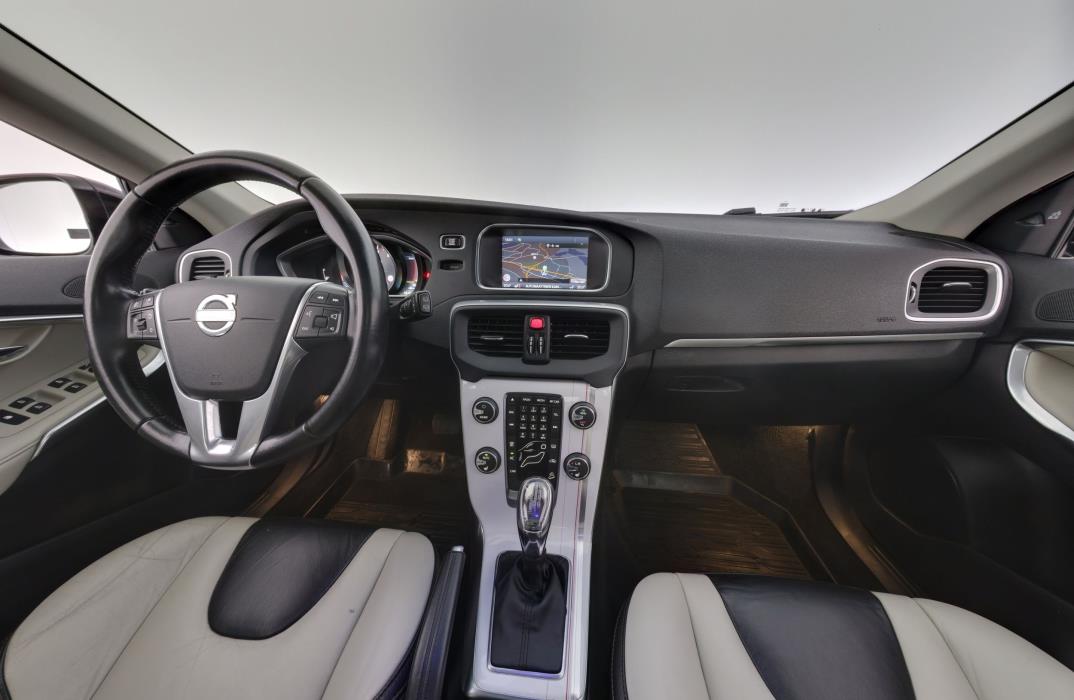 Volvo V40 Cross Country 2013