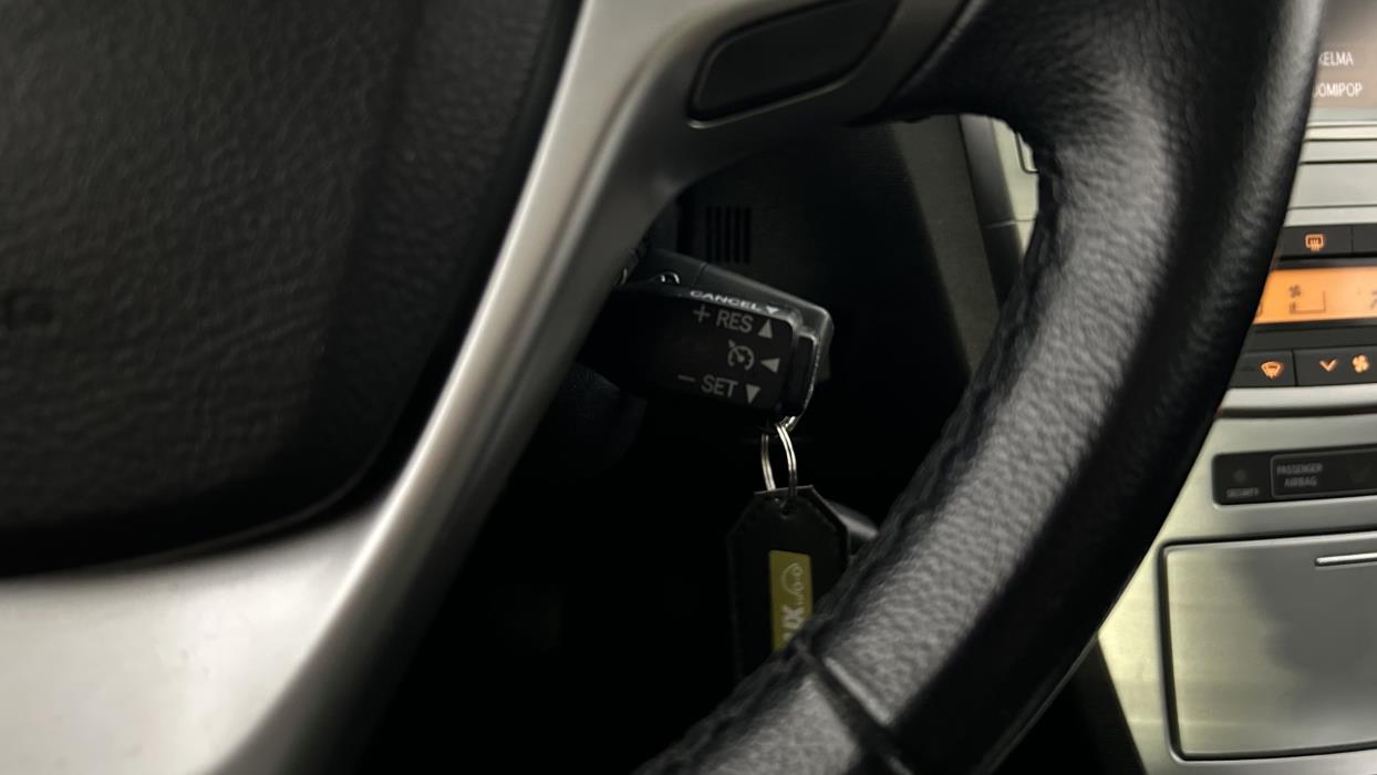 Toyota Avensis 2013