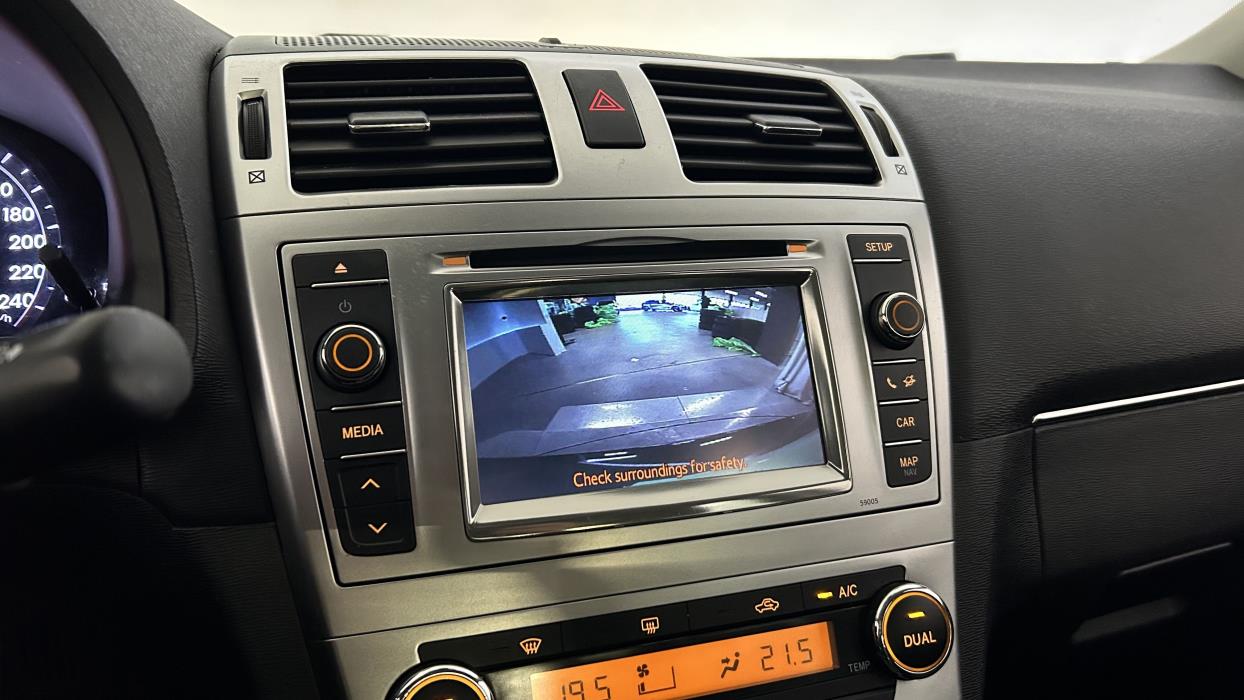 Toyota Avensis 2013