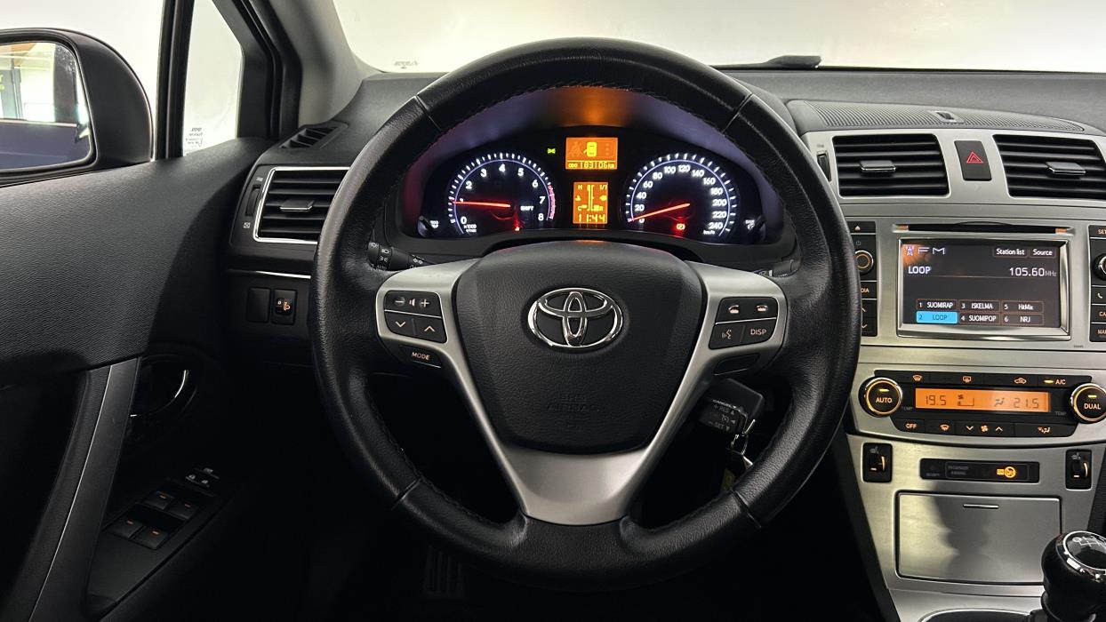 Toyota Avensis 2013
