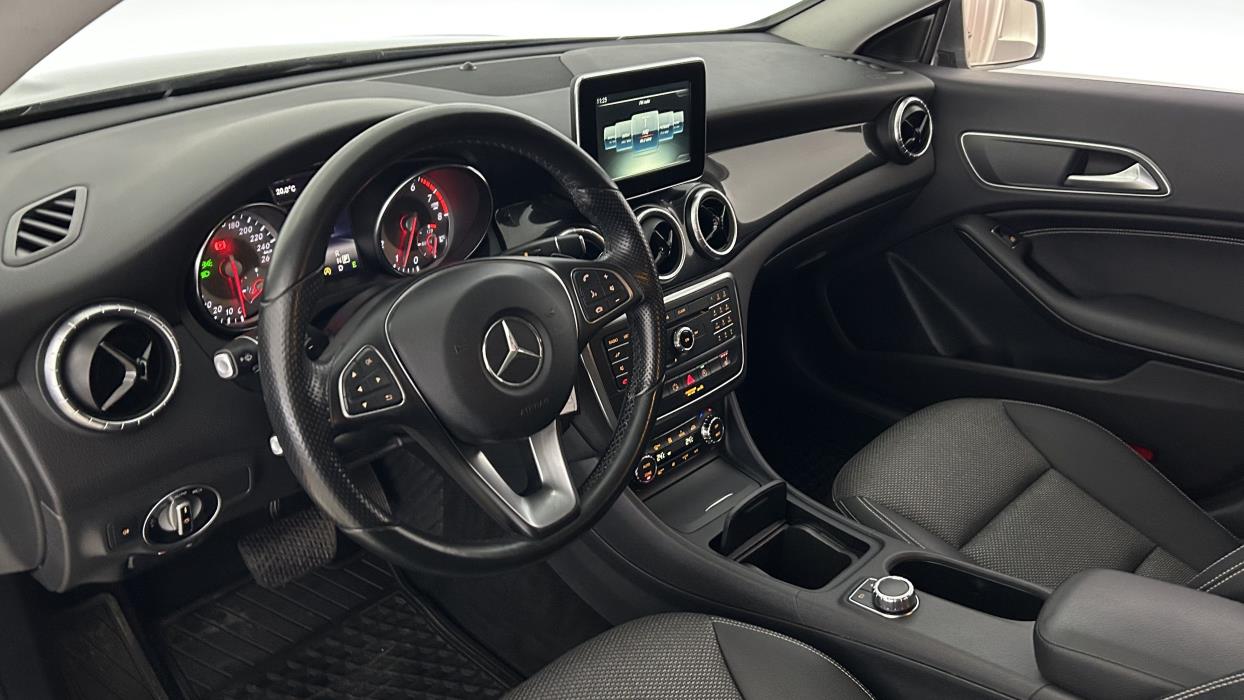 Mercedes-Benz CLA 2015