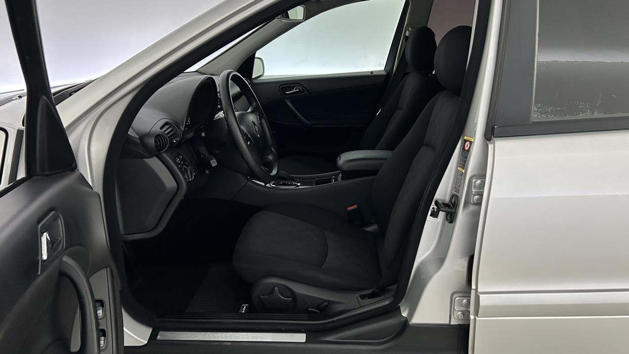 Mercedes-Benz C 2005