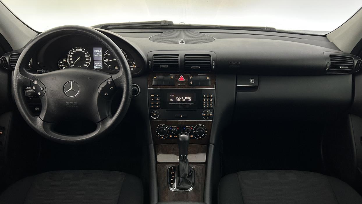 Mercedes-Benz C 2005