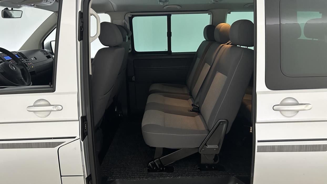 Volkswagen Caravelle 2011