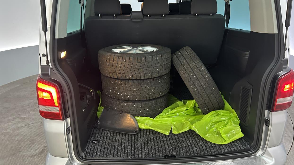 Volkswagen Caravelle 2011