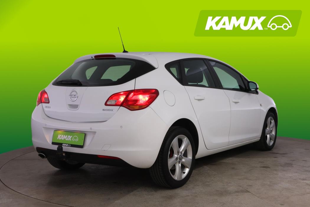 Opel Astra 2012