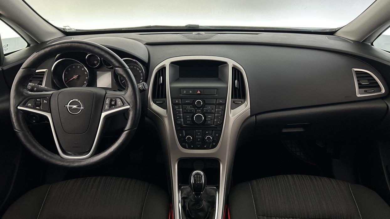 Opel Astra 2012