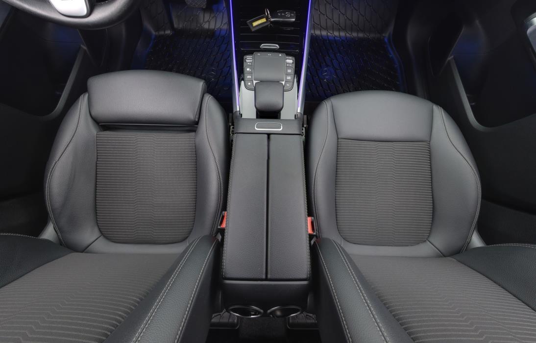 Mercedes-Benz EQB 2023