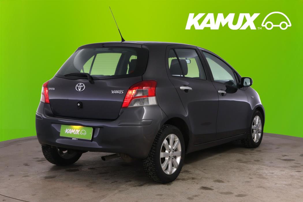 Toyota Yaris 2011