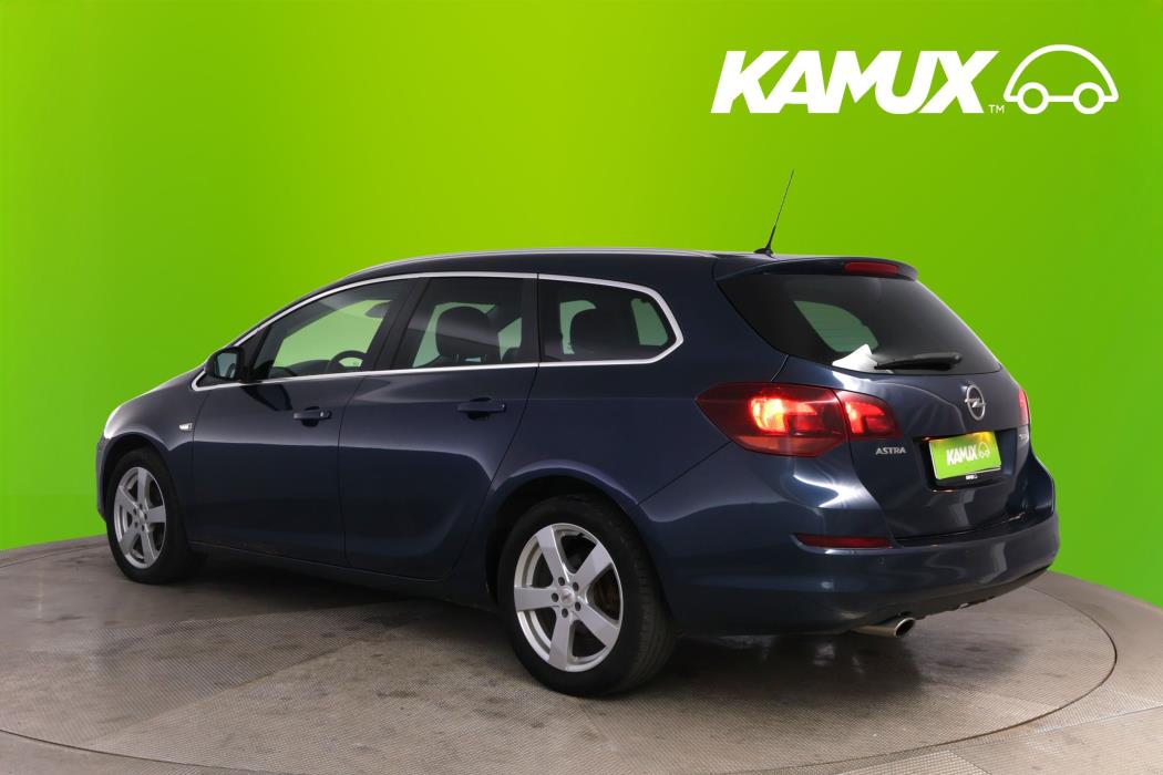 Opel Astra 2011