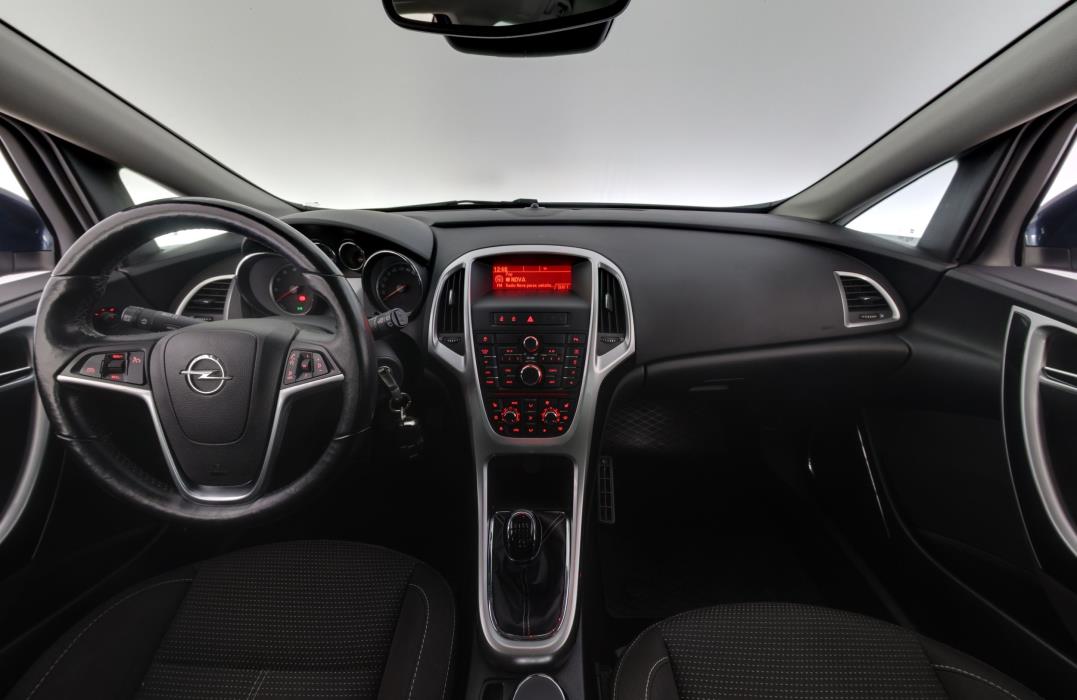 Opel Astra 2011
