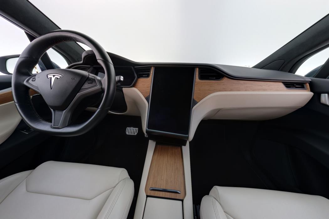 Tesla Model X 2019