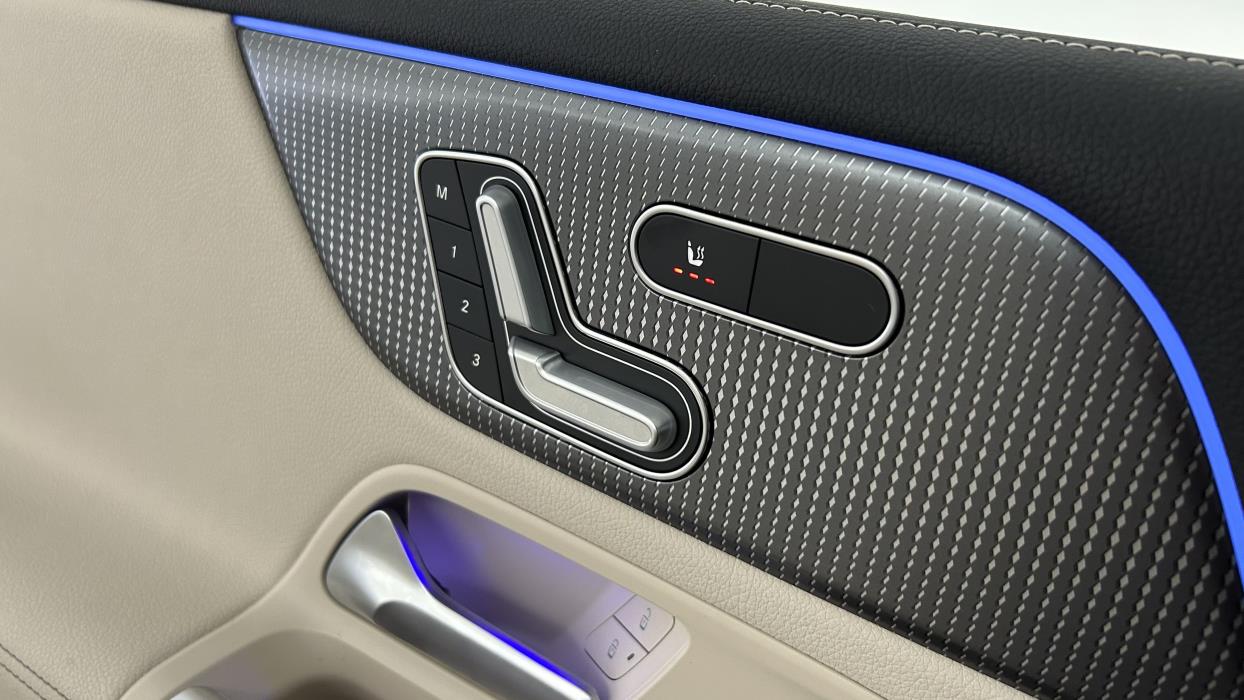 Mercedes-Benz EQB 2023