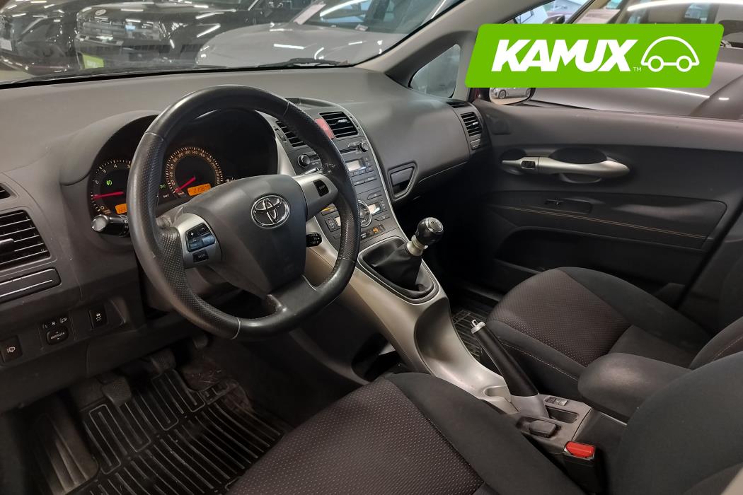 Toyota Auris 2012