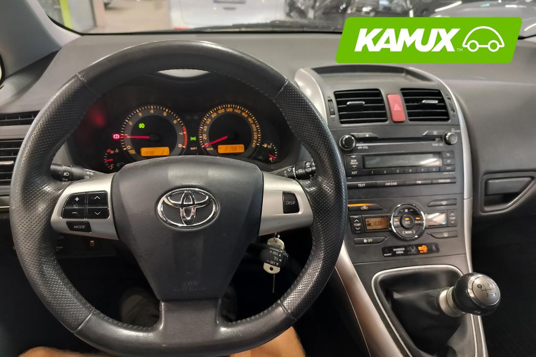 Toyota Auris 2012