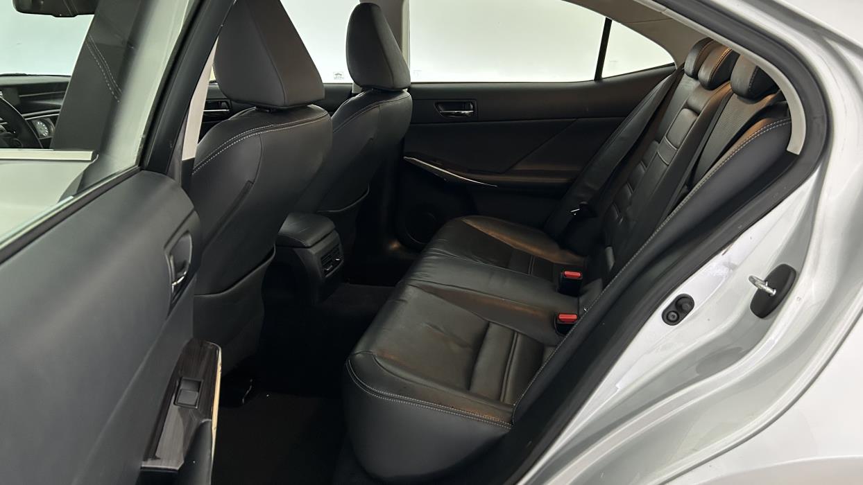 Lexus IS 2013