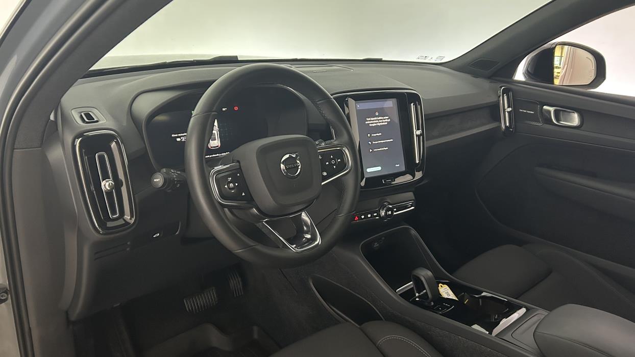 Volvo XC40 2023