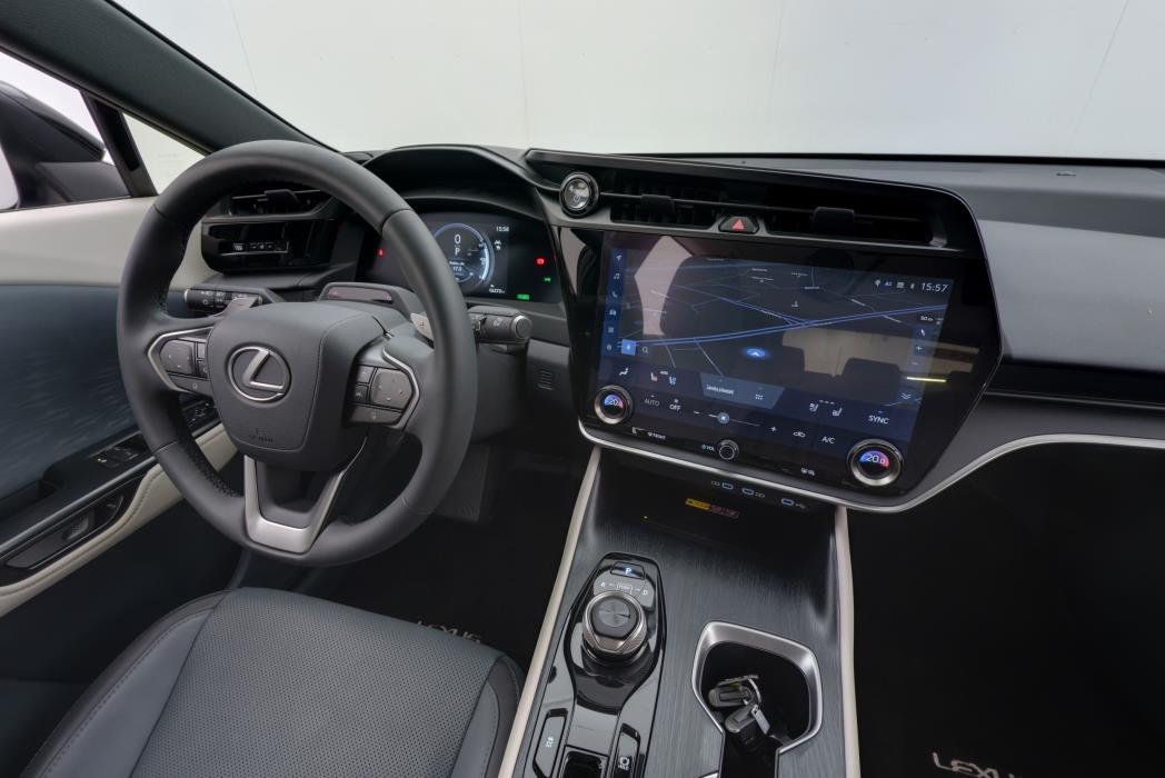 Lexus RZ 2025