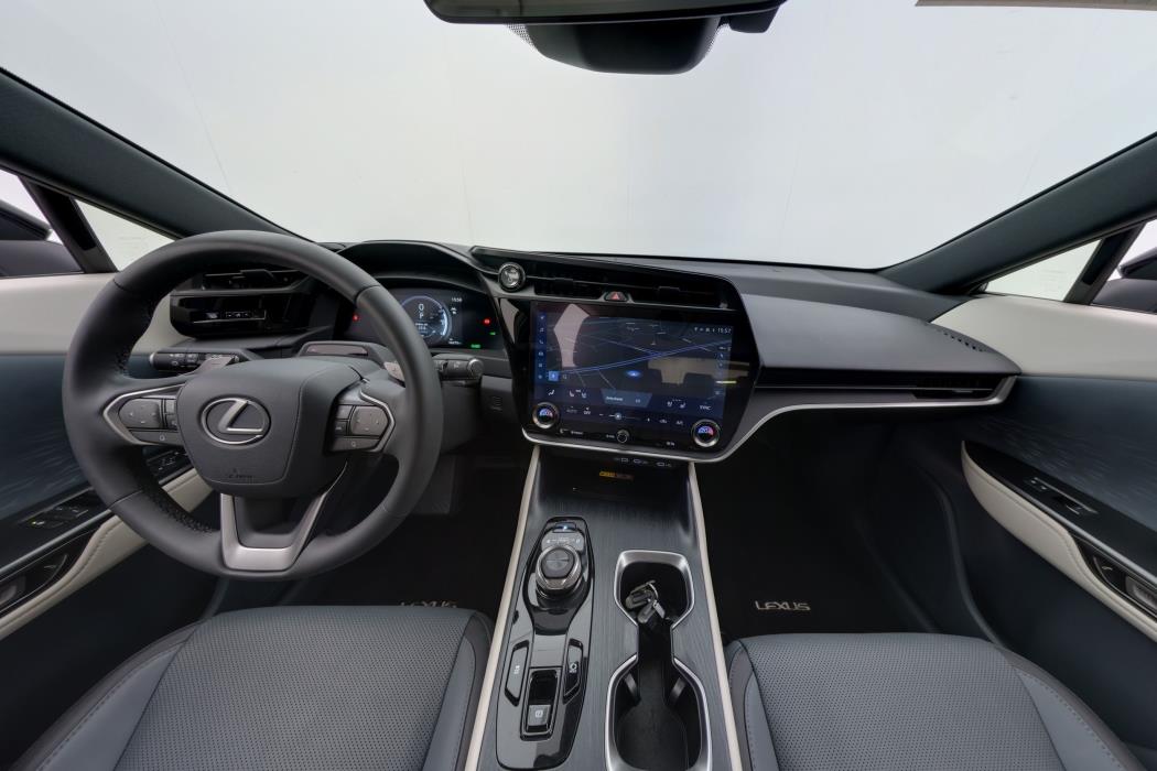 Lexus RZ 2025