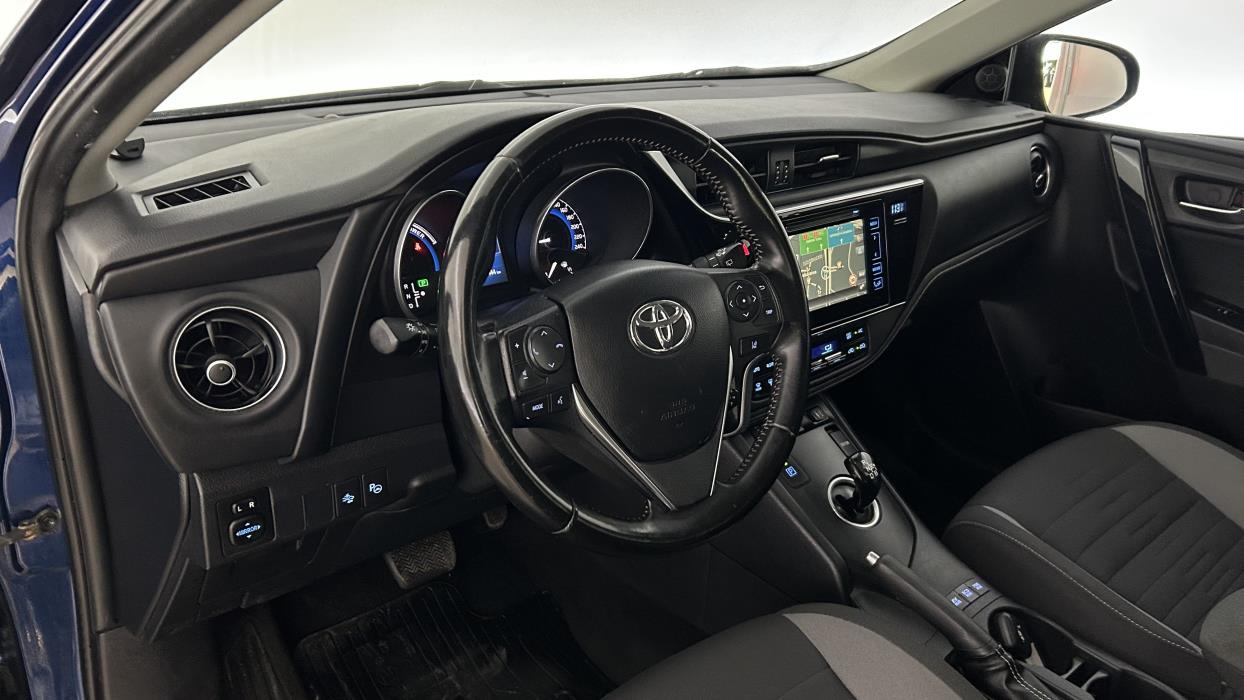 Toyota Auris 2016