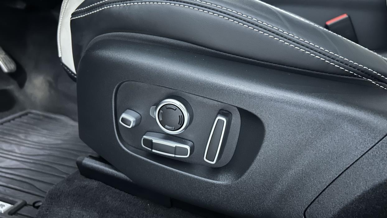 Land Rover Range Rover Velar 2021