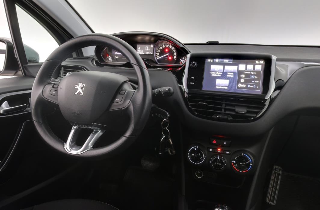 Peugeot 208 2016