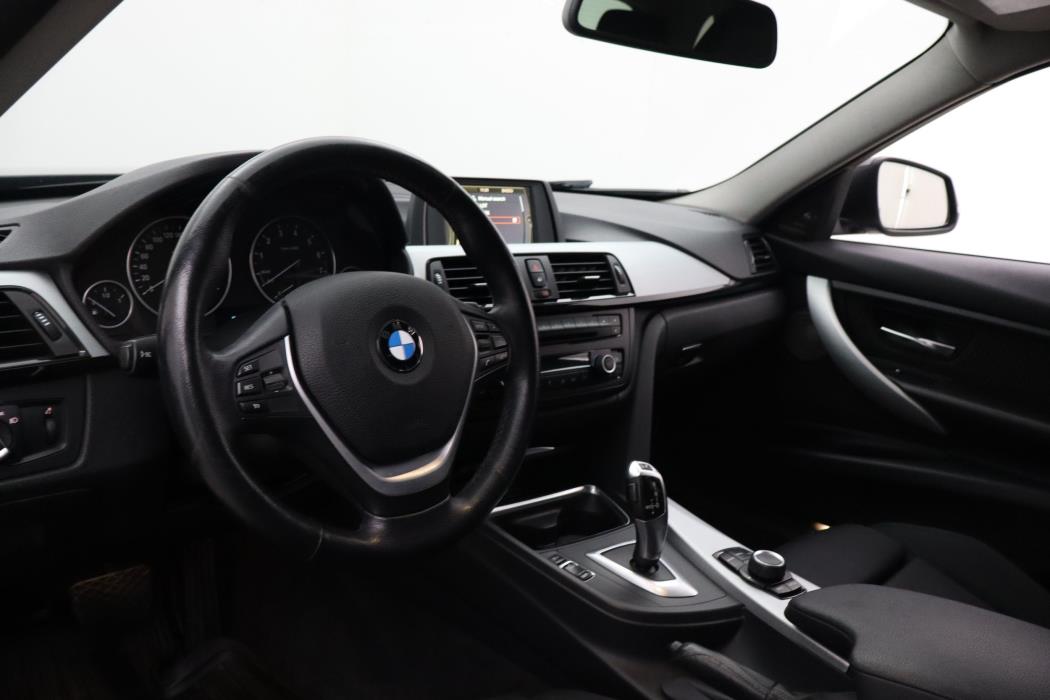 BMW 320 2013