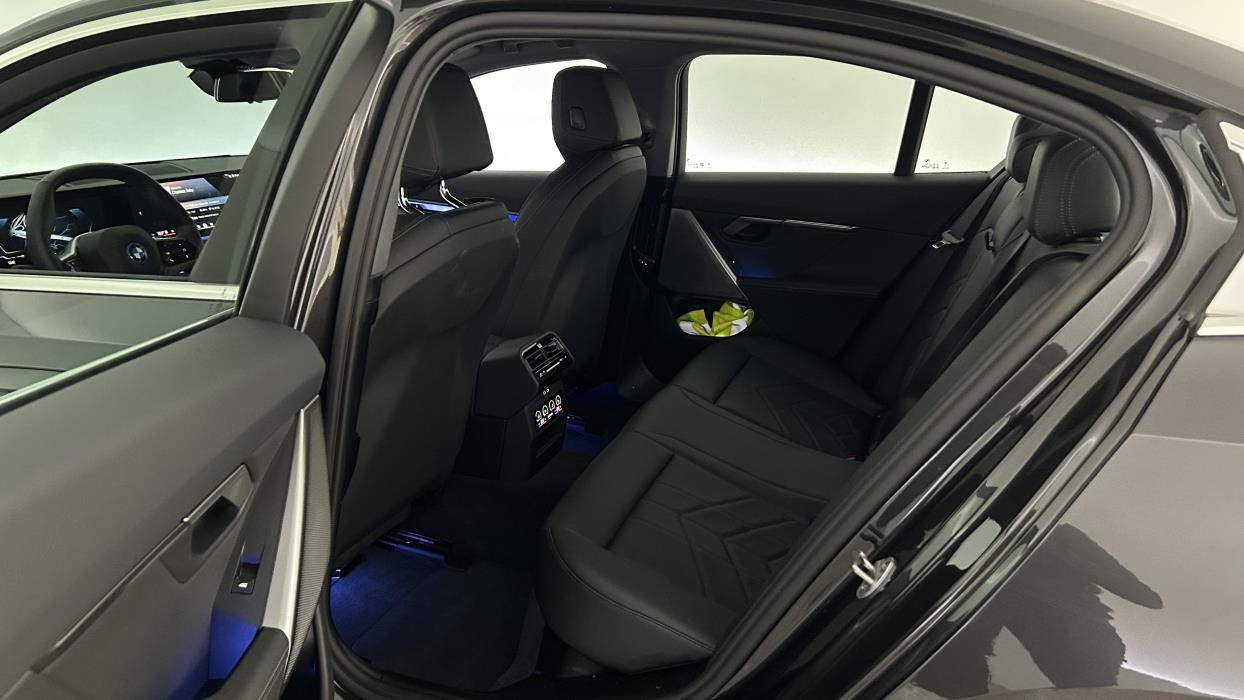 BMW i5 2025
