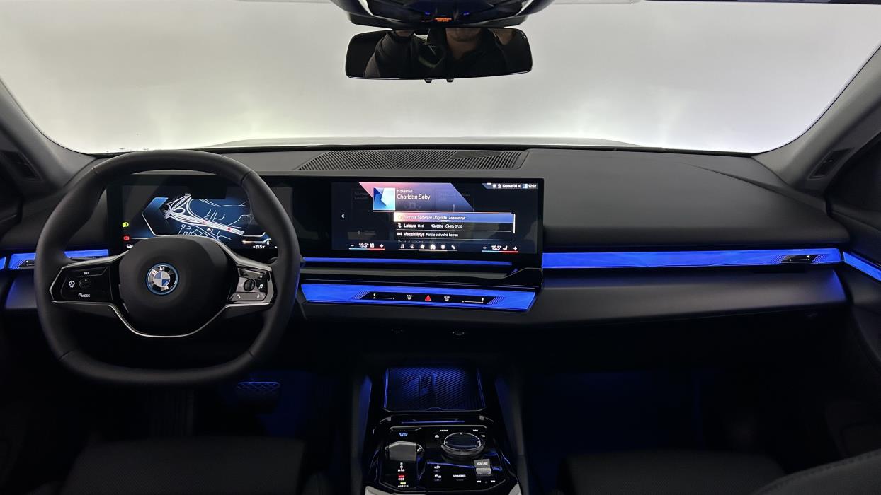 BMW i5 2025