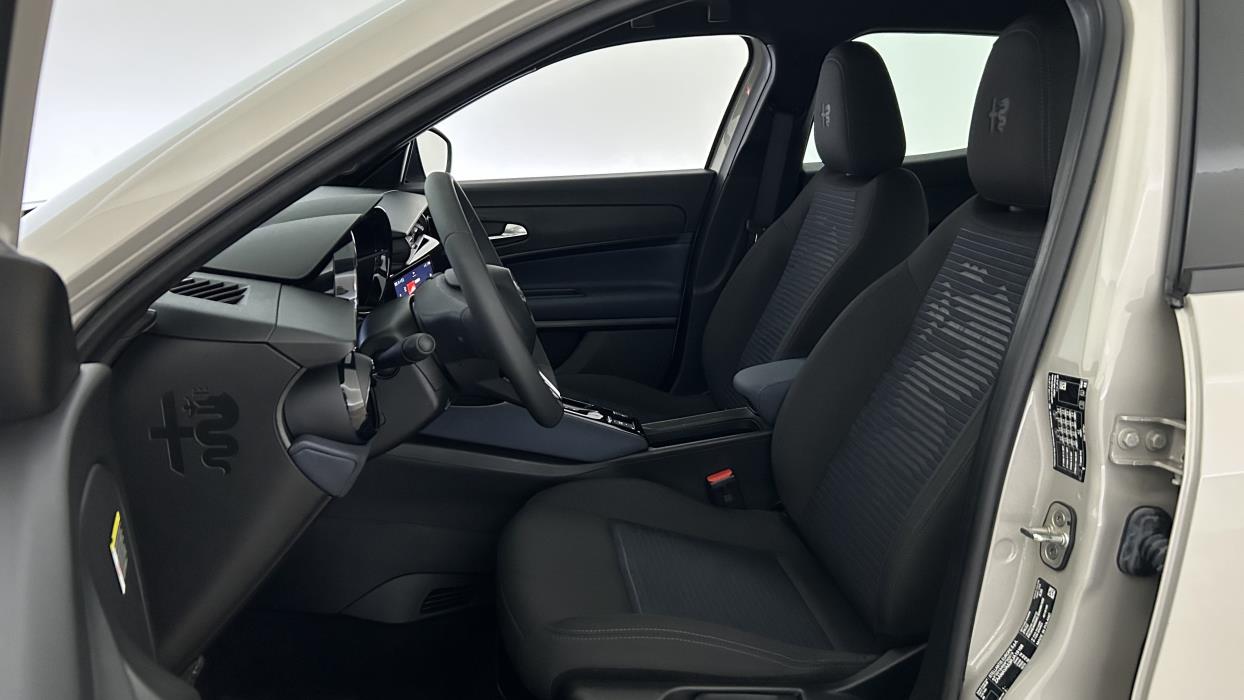 Alfa Romeo Junior 2025