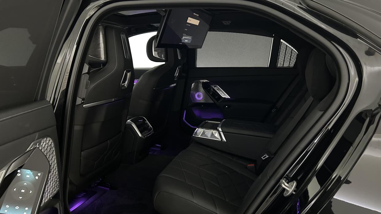 BMW i7 2024