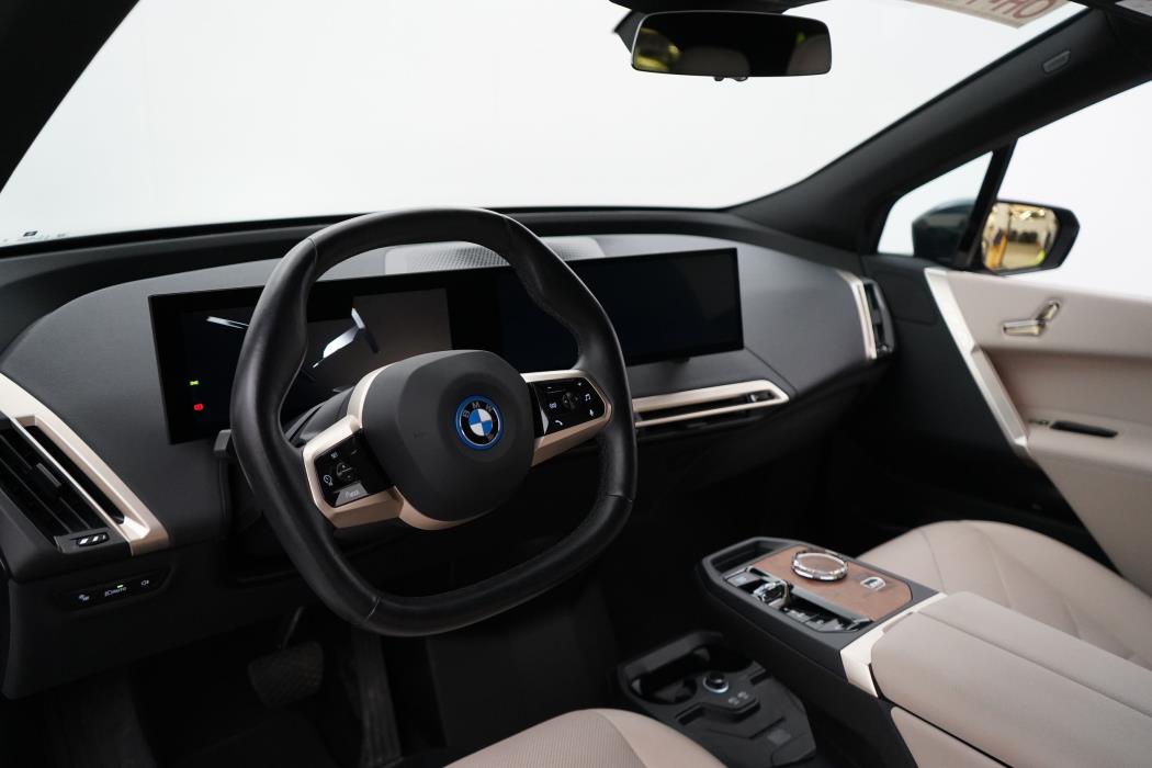 BMW iX 2025