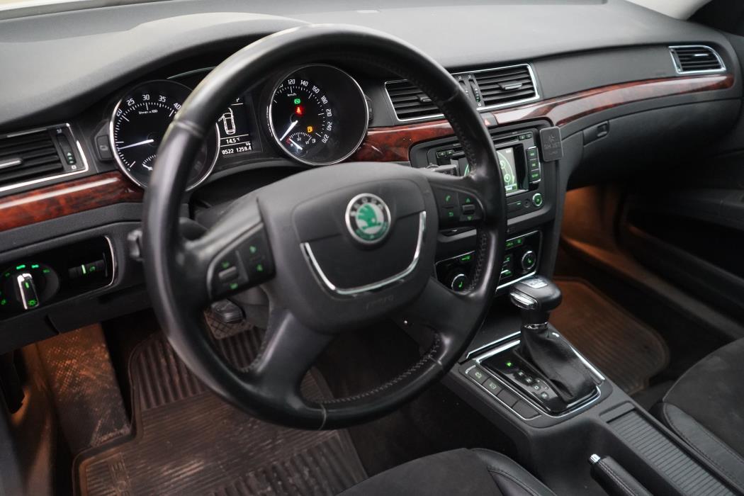 Skoda Superb 2012