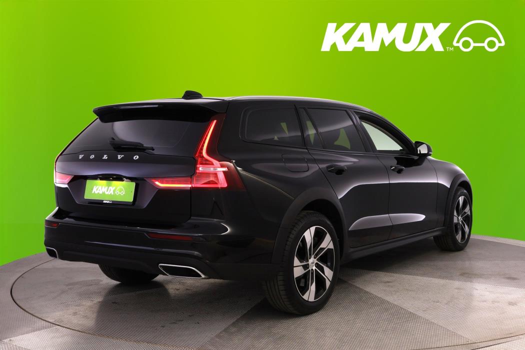 Volvo V60 Cross Country 2022