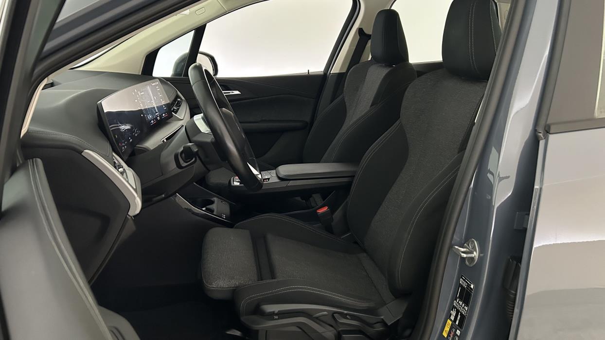 BMW 225 2023