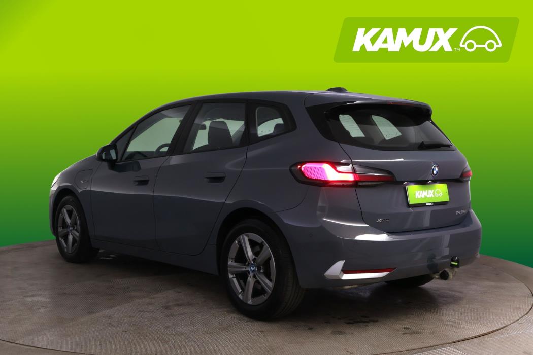 BMW 225 2023