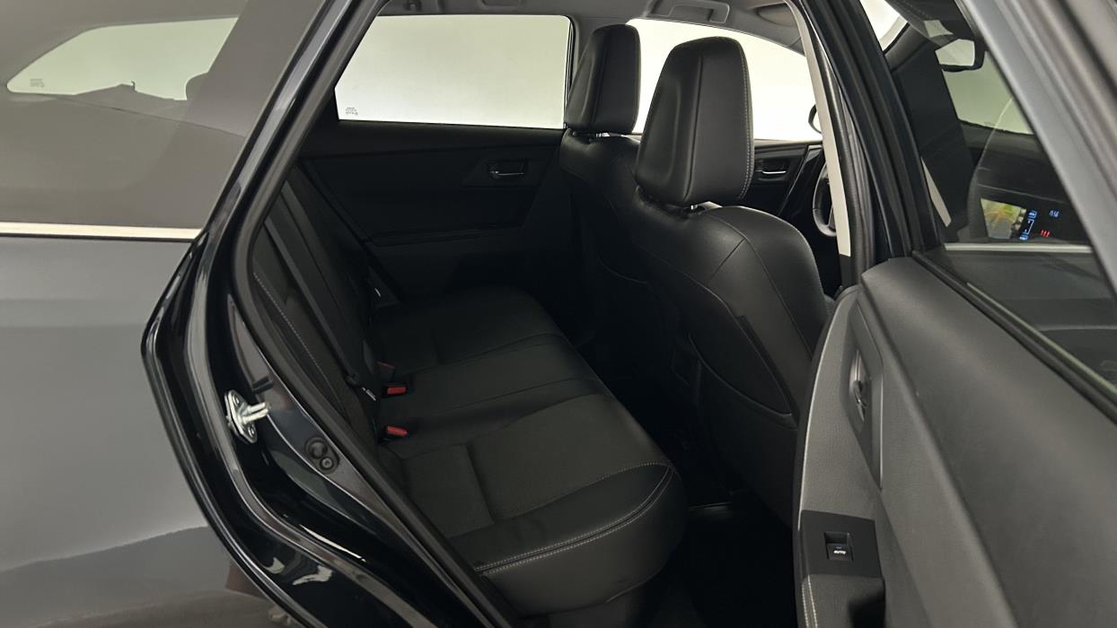 Toyota Auris 2015