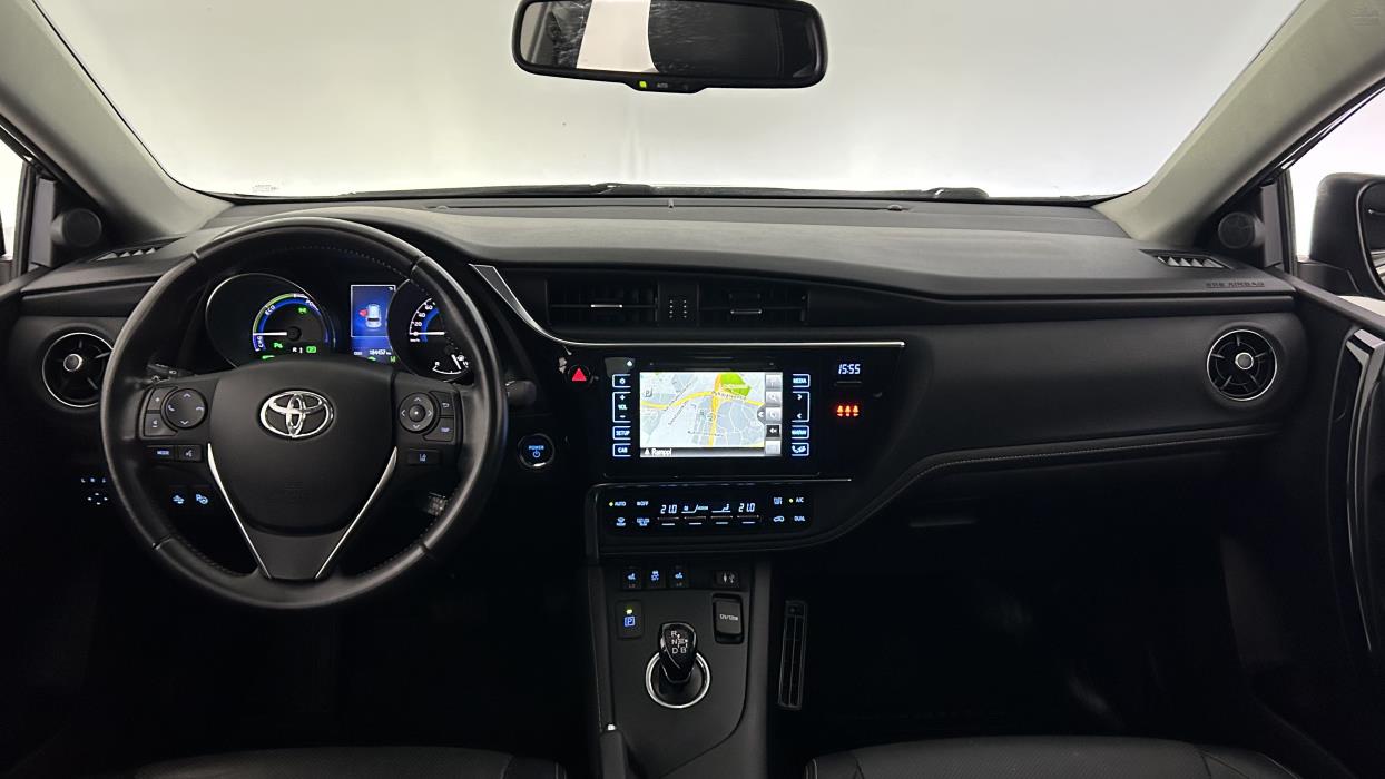 Toyota Auris 2015