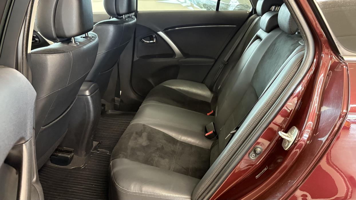 Toyota Avensis 2015